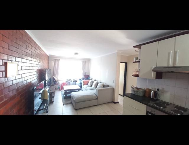2 BEDROOM FLAT TO LET IN ESSENWOOD
